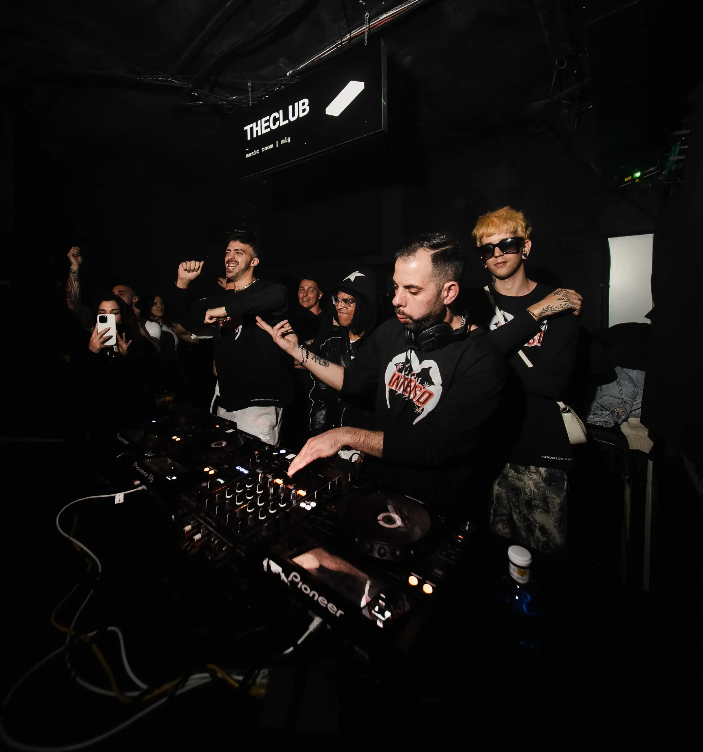 Photograph taken with the Laowa 10mm during a DJ set